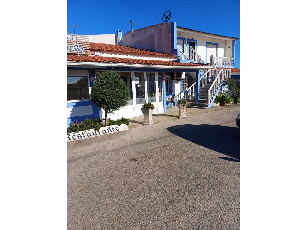 Moradia T3 com Restaurante, Café/Minimercado e Terreno | Painho - C... - Grande imagem: 2/7