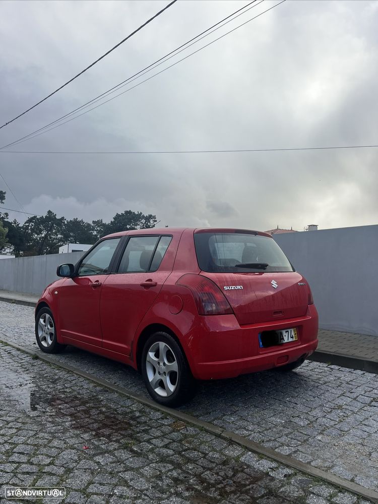 Suzuki Swift 1.3 16V GA - 4