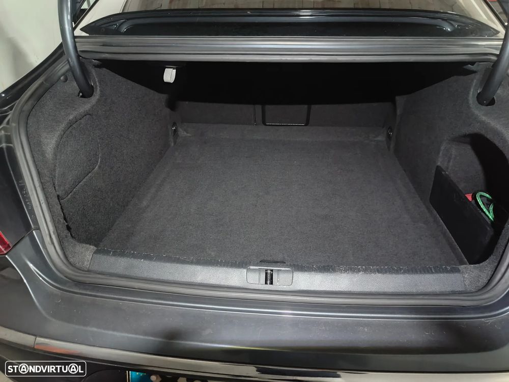 VW Passat CC 2.0 Blue TDi DSG - 9