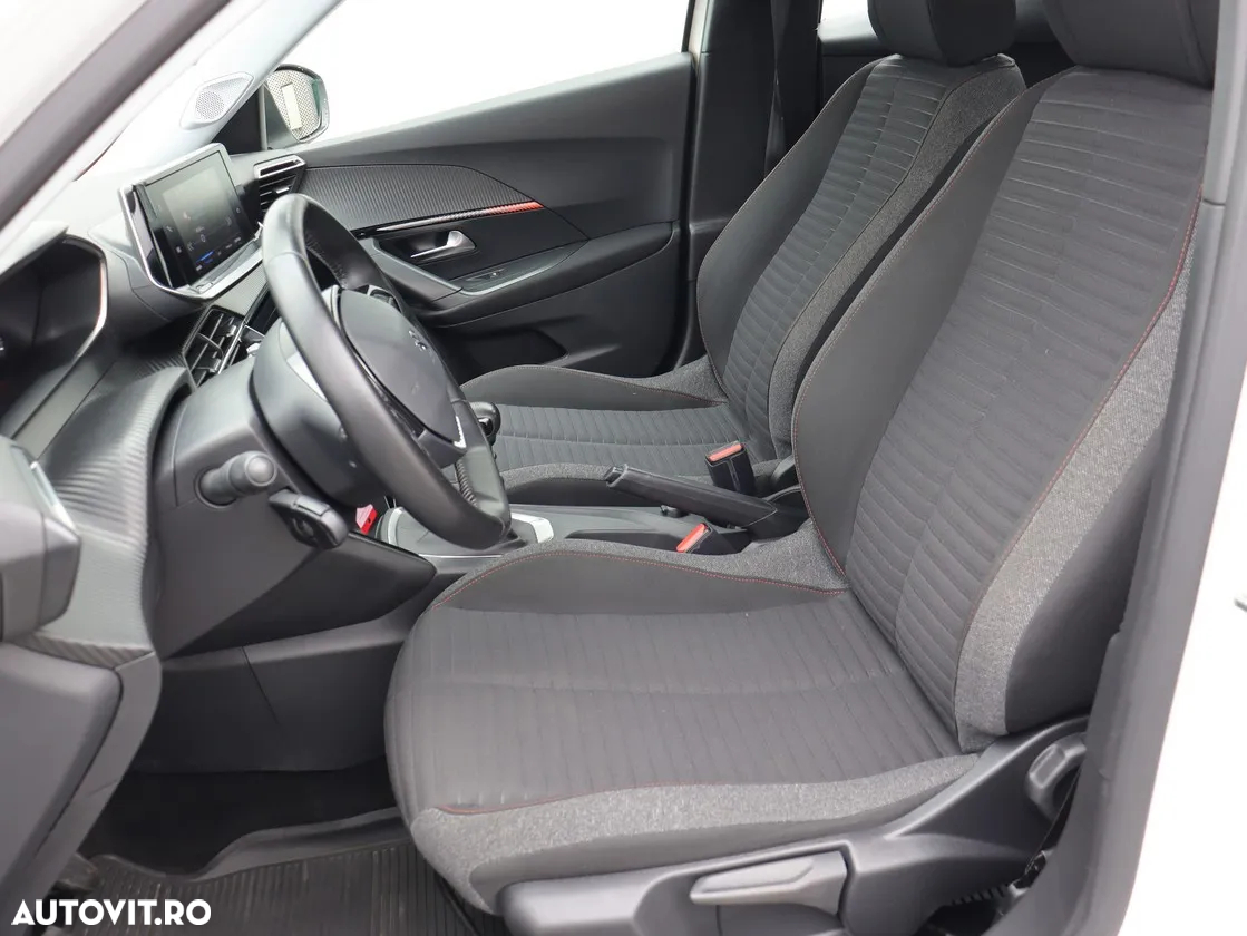 Peugeot 2008 - 6