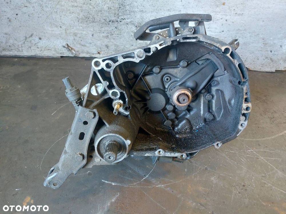 SKRZYNIA BIEGÓW RENAULT CLIO II 1.9 D JB1905 - 1