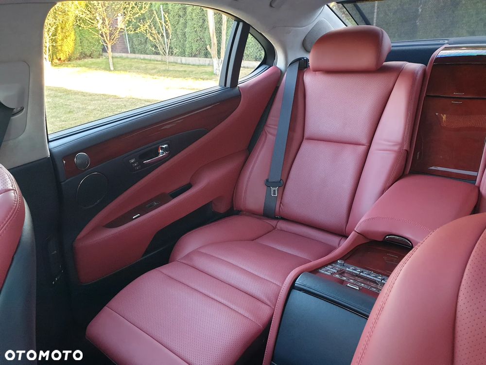 Lexus LS - 30