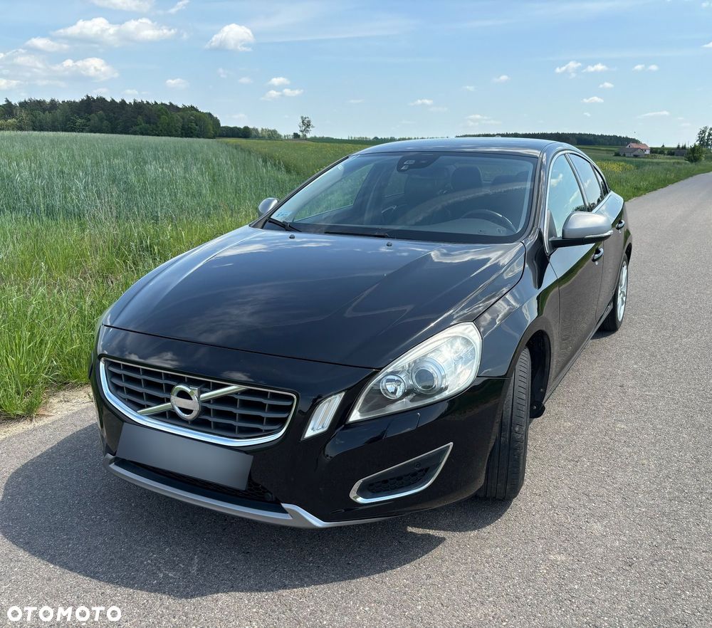 Volvo S60 D3 Geartronic R-Design - 2