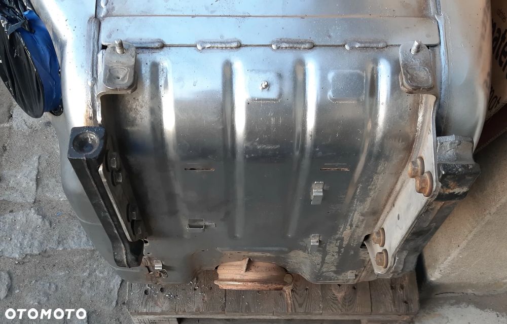 scania r katalizator tłumik dpf 2016304 2330509 euro 6 2014-2018 montaż - 3