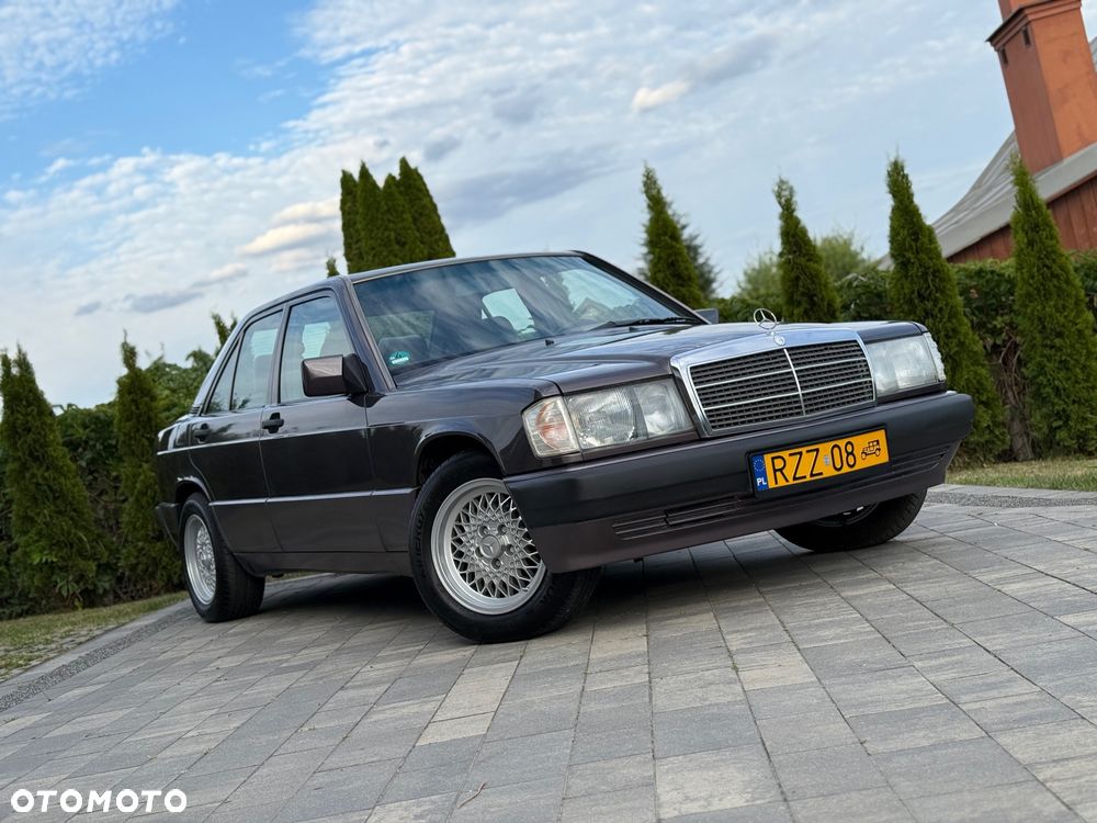 Mercedes-Benz W201 (190) - 6