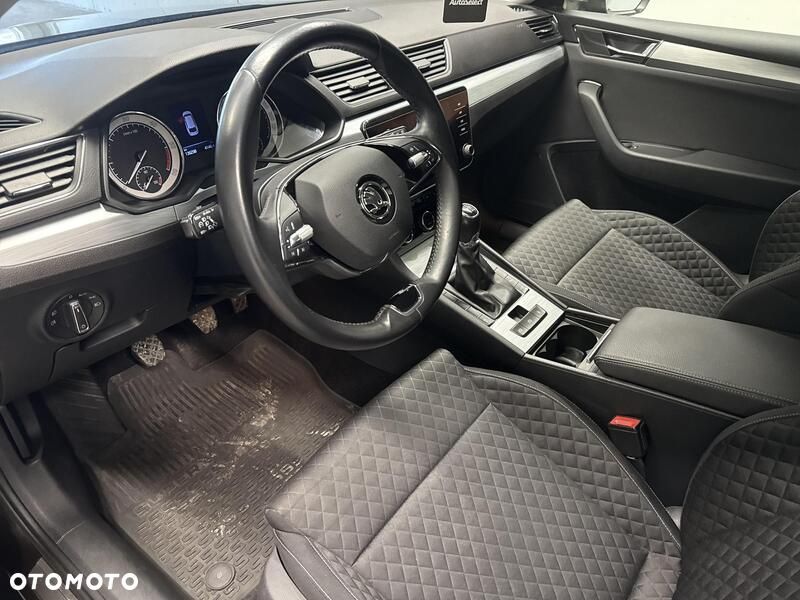 Skoda Superb 2.0 TDI SCR Ambition - 10