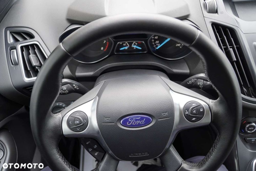 Ford Kuga 1.5 EcoBoost 2x4 Titanium - 14