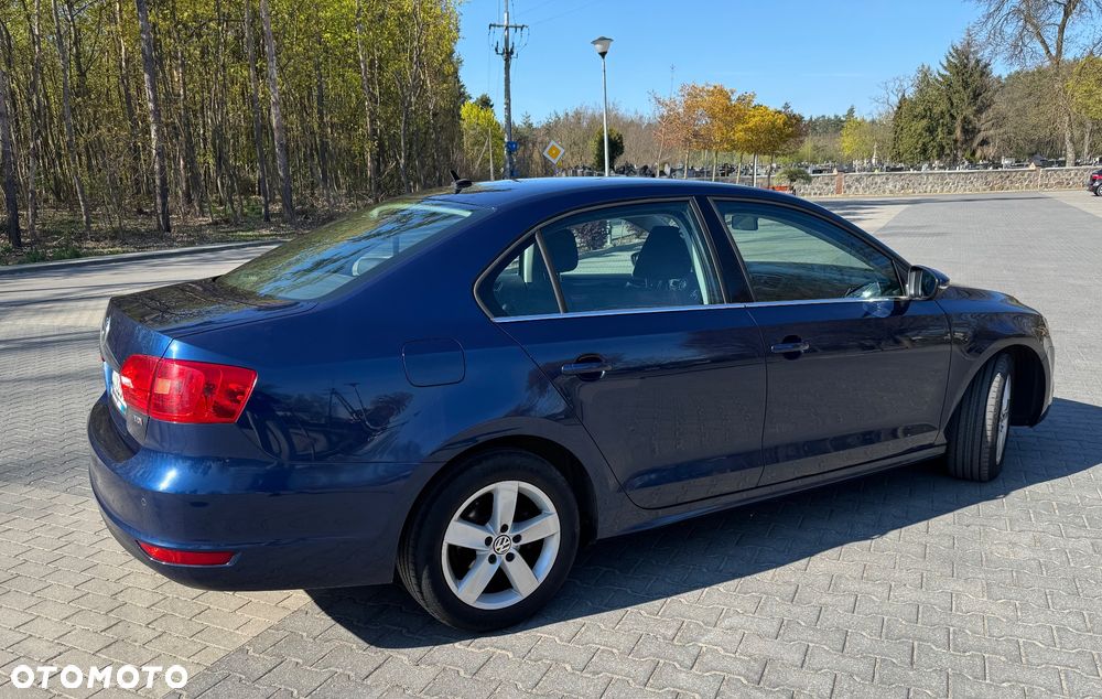 Volkswagen Jetta 1.6 TDI Trendline - 3