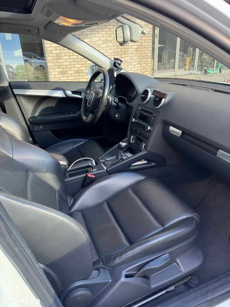 Audi A3 Sportback 2.0 TDI DPF S tronic S line Sportpaket - 5