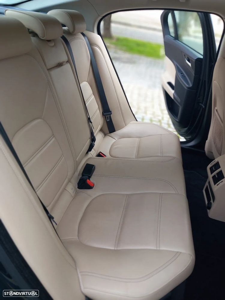 Jaguar XE 2.0 D R-Sport Aut. - 26