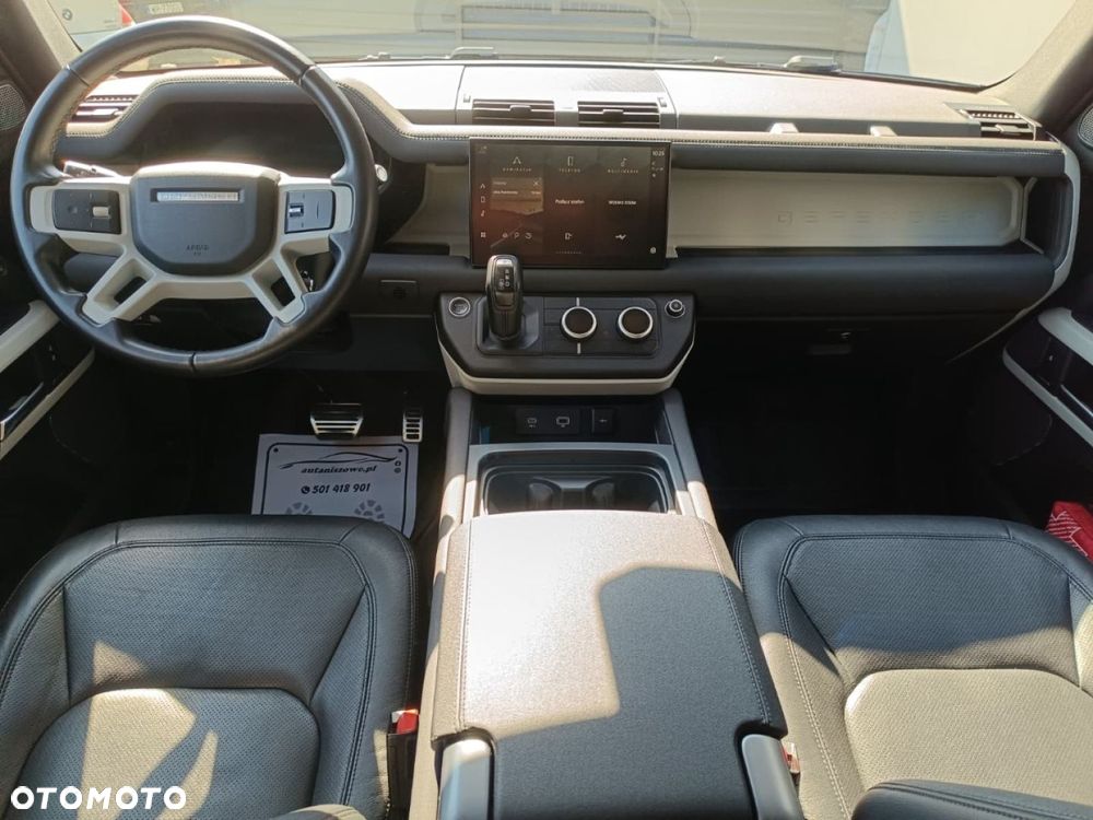 Land Rover Defender - 21