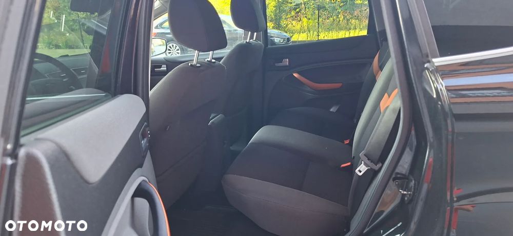 Ford Kuga 2.0 TDCi 2x4 Titanium - 24