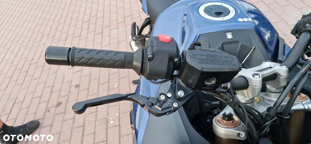 Suzuki GSX - 34