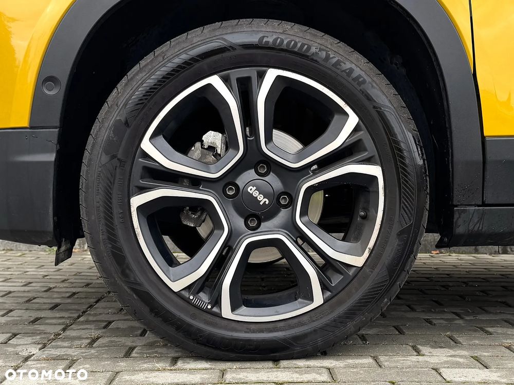 Jeep Avenger 1.2 GSE T3 Summit FWD - 6