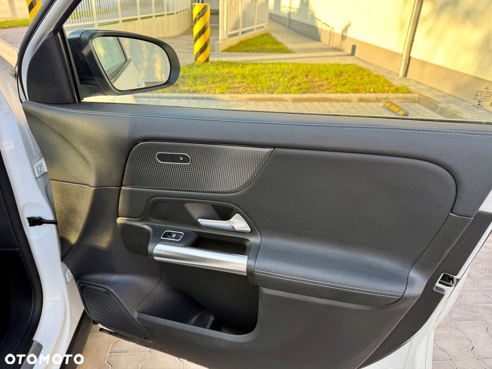 Mercedes-Benz GLA 200 Business Edition - 16