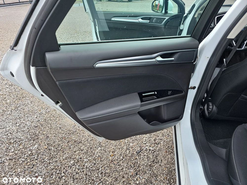 Ford Mondeo 2.0 TDCi Titanium PowerShift - 23