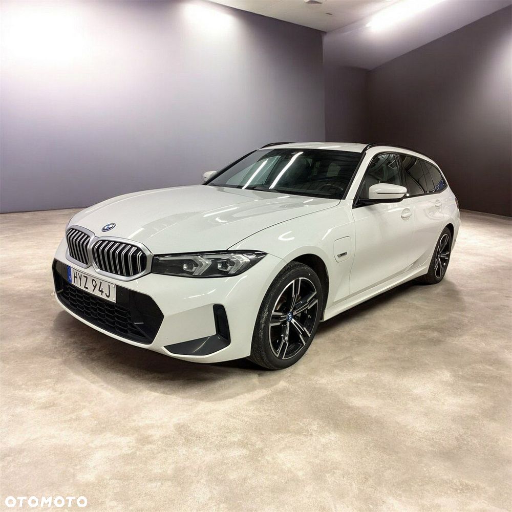 BMW Seria 3 330e PHEV xDrive M Sport - 1