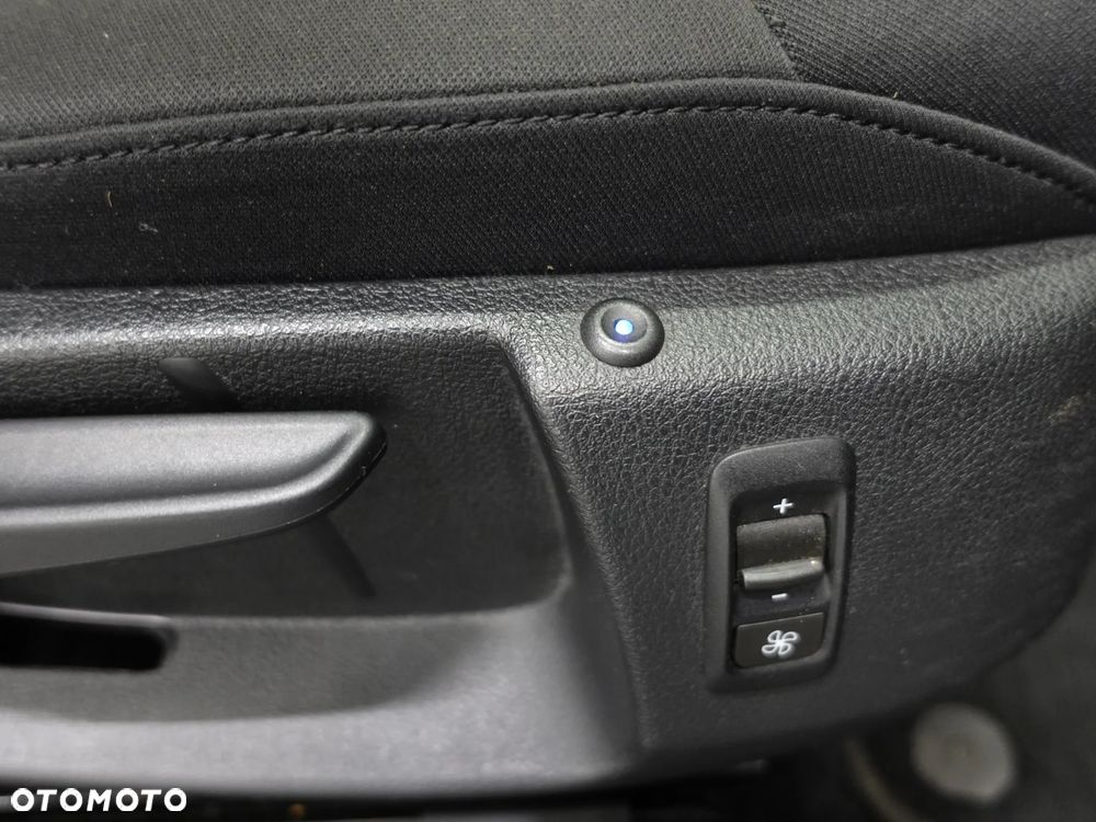 Volkswagen Passat 2.0 Blue TDI SCR Highline - 26