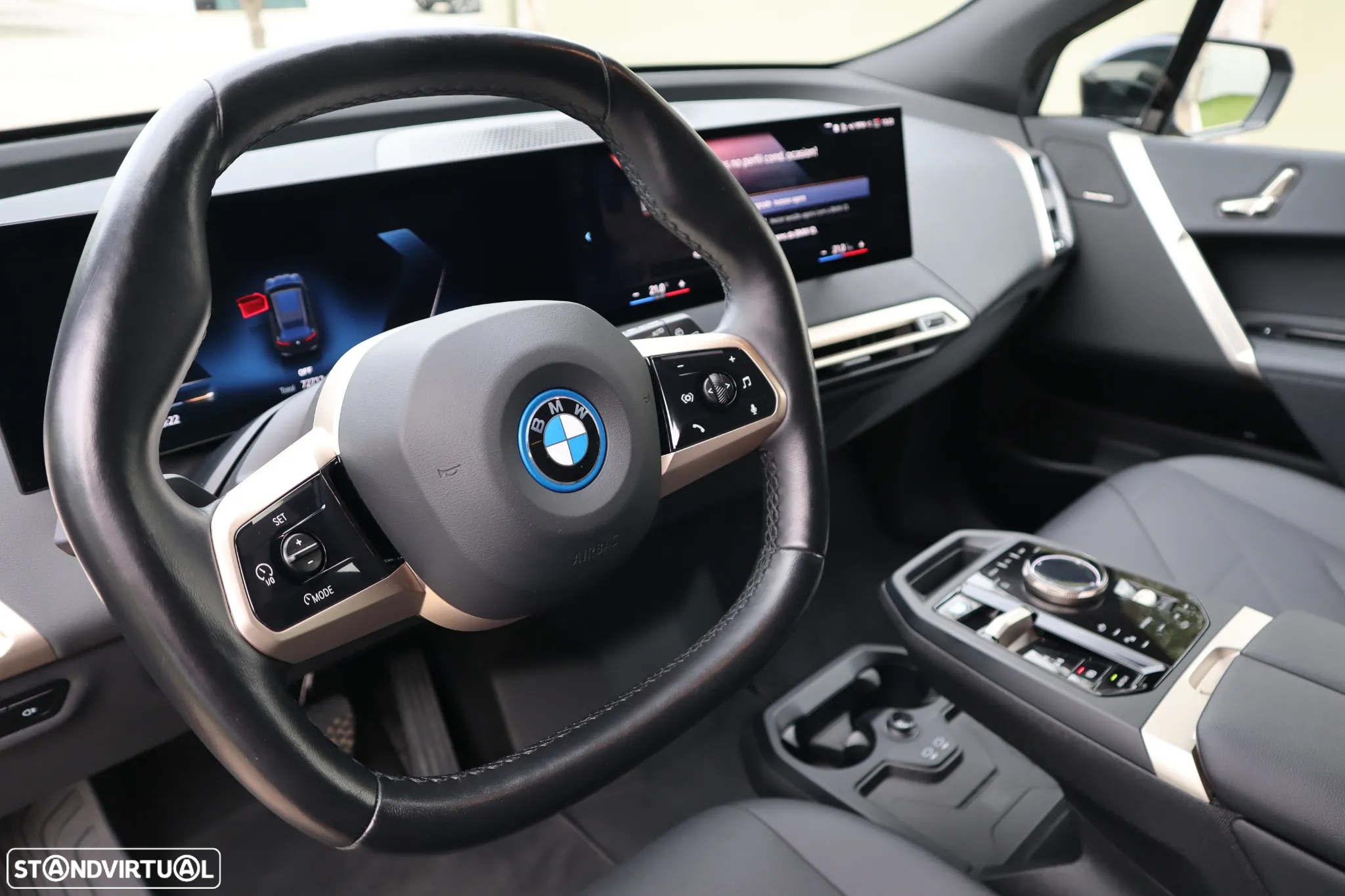BMW iX xDrive 50 Pack Desportivo - 28
