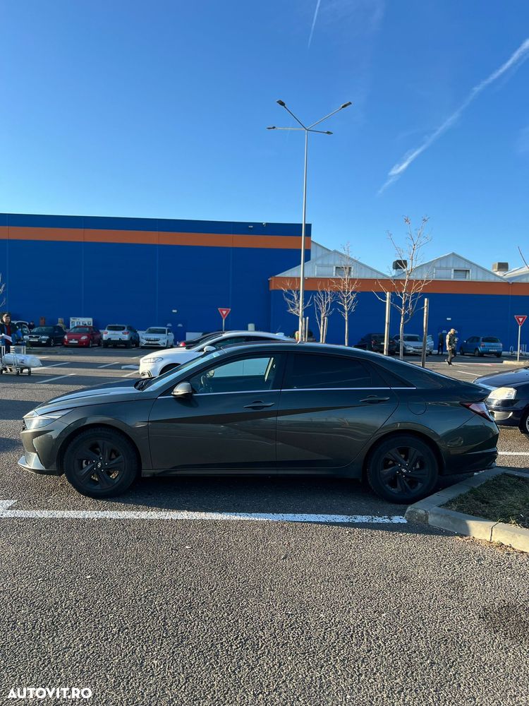 Hyundai Elantra 1.6 l 123 CP CVT Comfort - 4