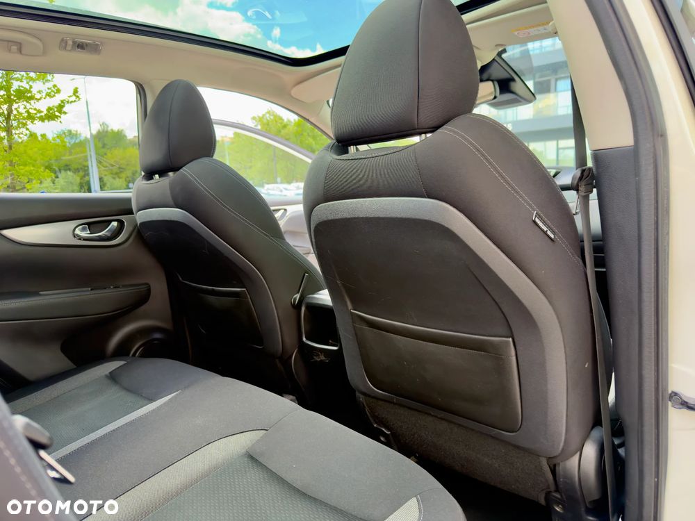 Nissan Qashqai 1.3 DIG-T N-Connecta - 16