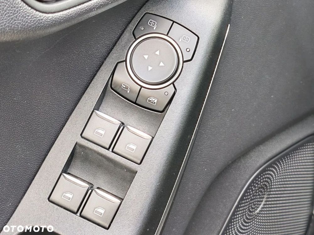 Ford Fiesta 1.0 EcoBoost S&S TITANIUM - 31