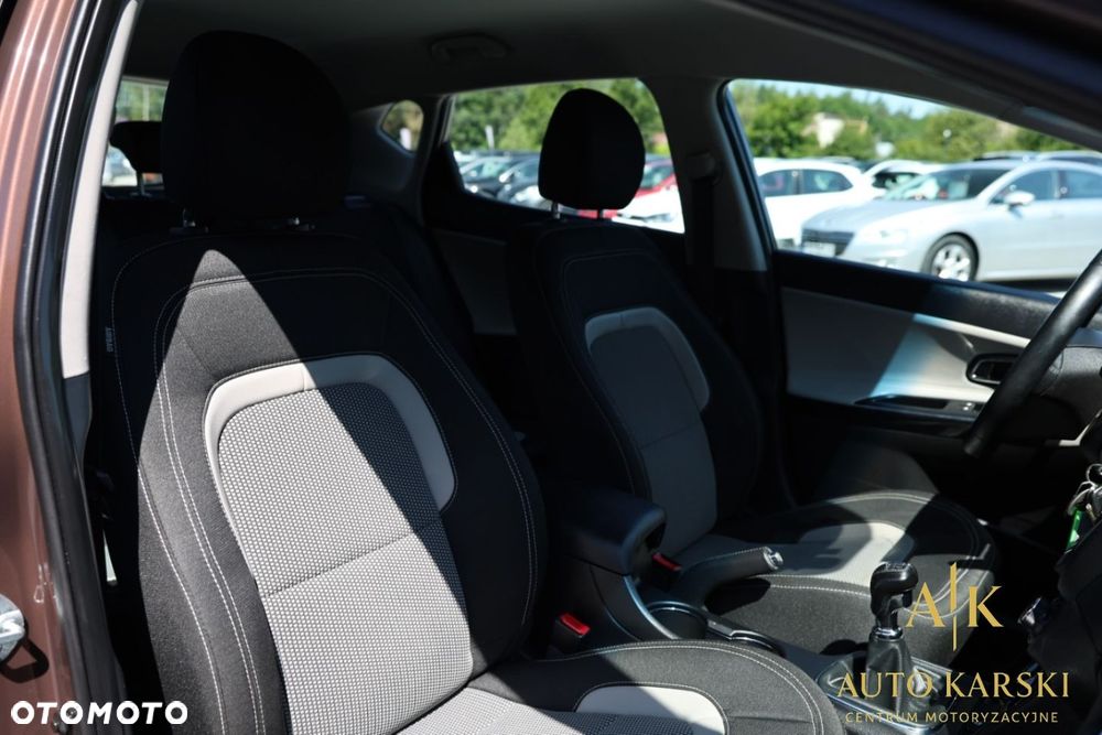 Kia Ceed - 39