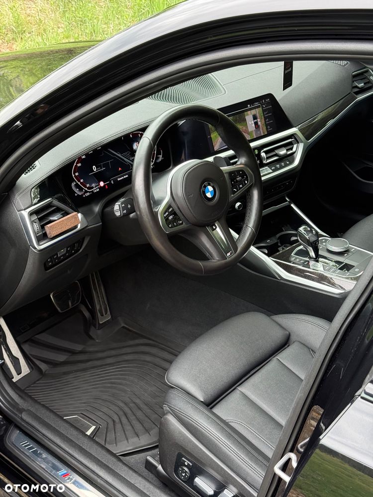 BMW Seria 3 330i M Sport - 8