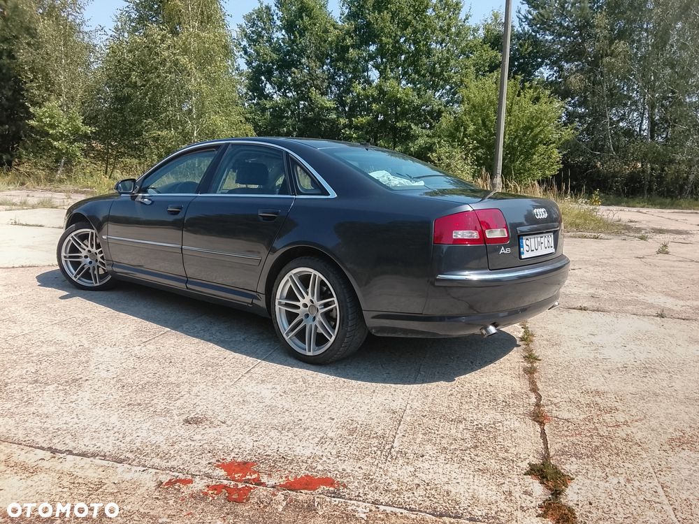 Audi A8 - 4