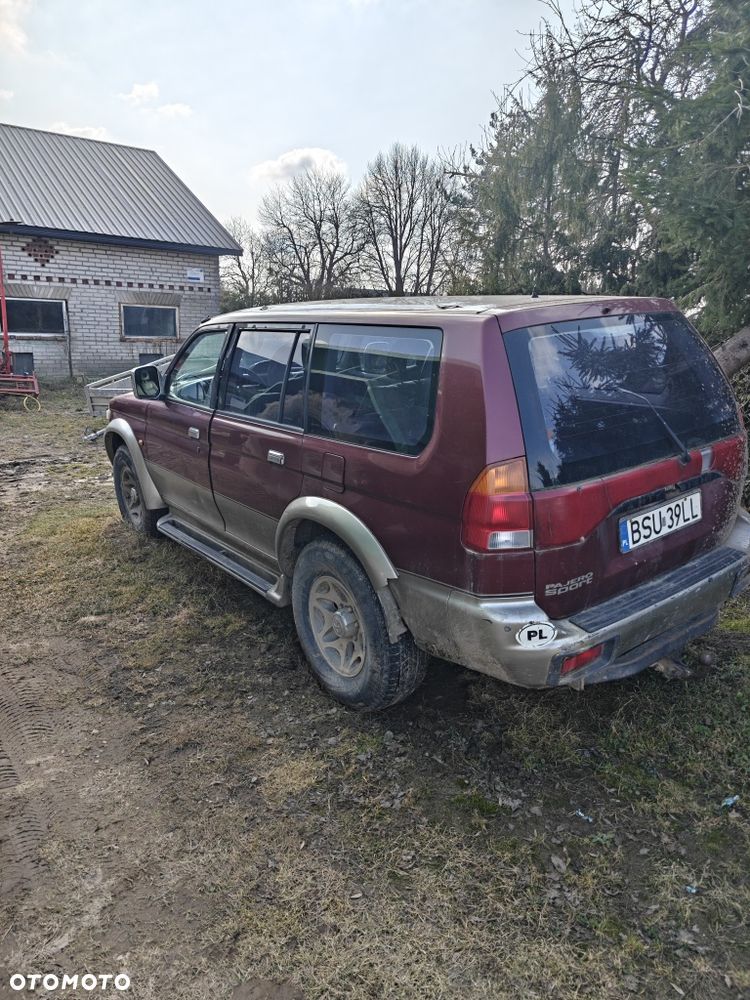 Mitsubishi Pajero - 2