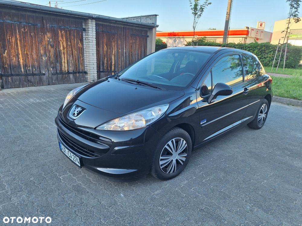 Peugeot 207 - 1