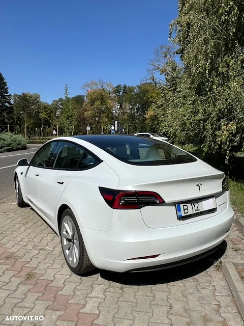 Tesla Model 3 Long Range - 3