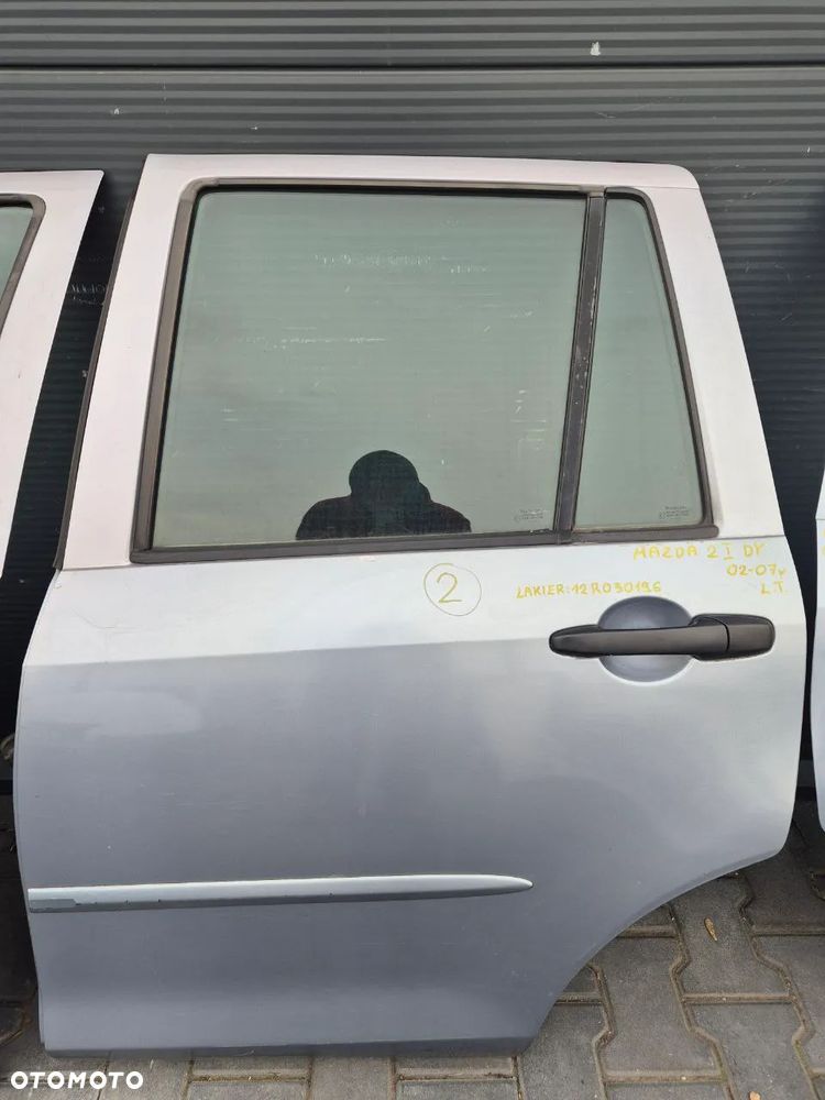 MAZDA 2 I DY  DRZWI / KLAPA BAGAŻNIKA / BŁOTNIK ( BŁĘKITNY JASNO NIEBIESKI 12R030196 ) - 3