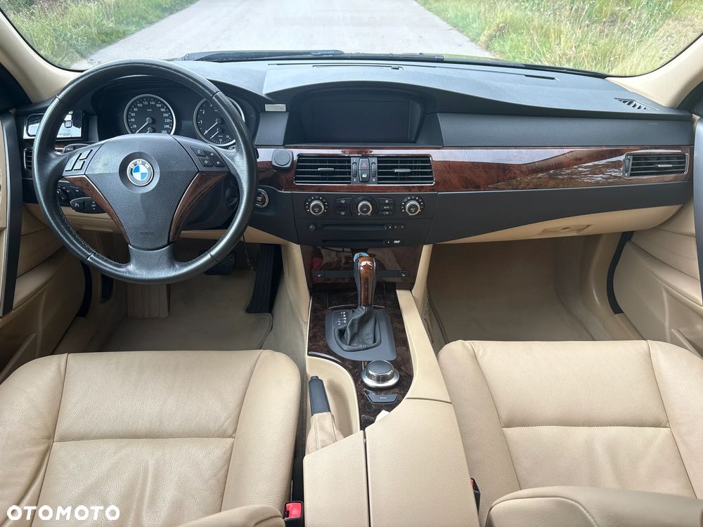 BMW Seria 5 525xi - 21