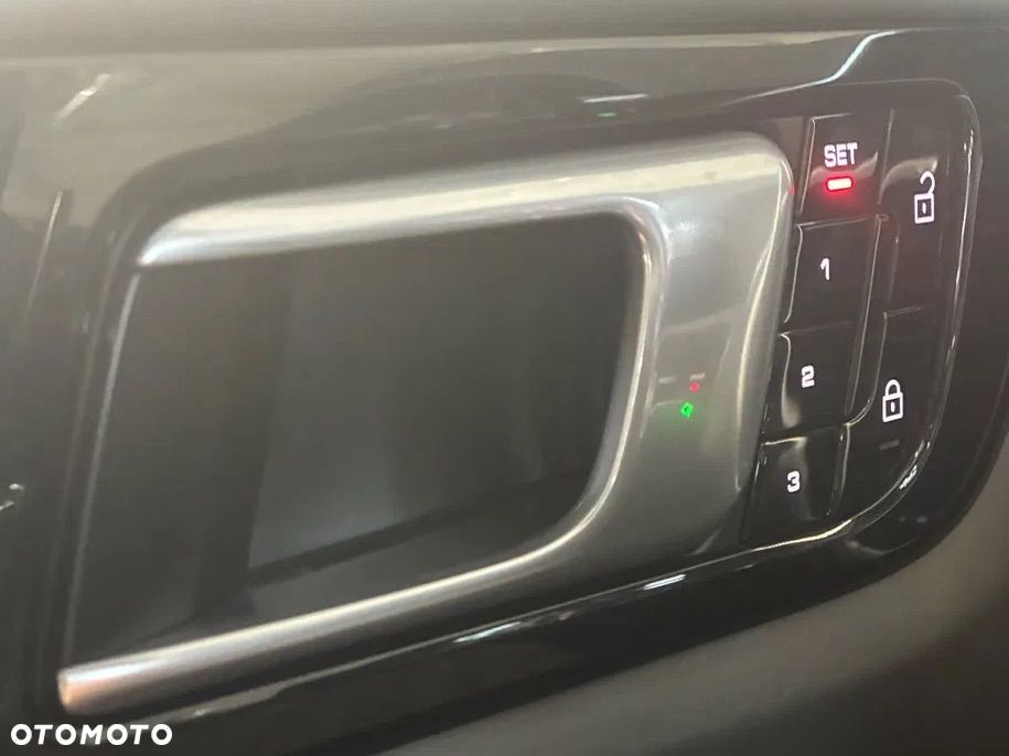 Porsche Cayenne Standard - 12