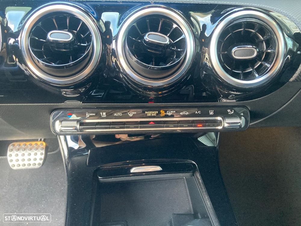 Mercedes-Benz A 250 e 8G-DCT AMG Line - 24