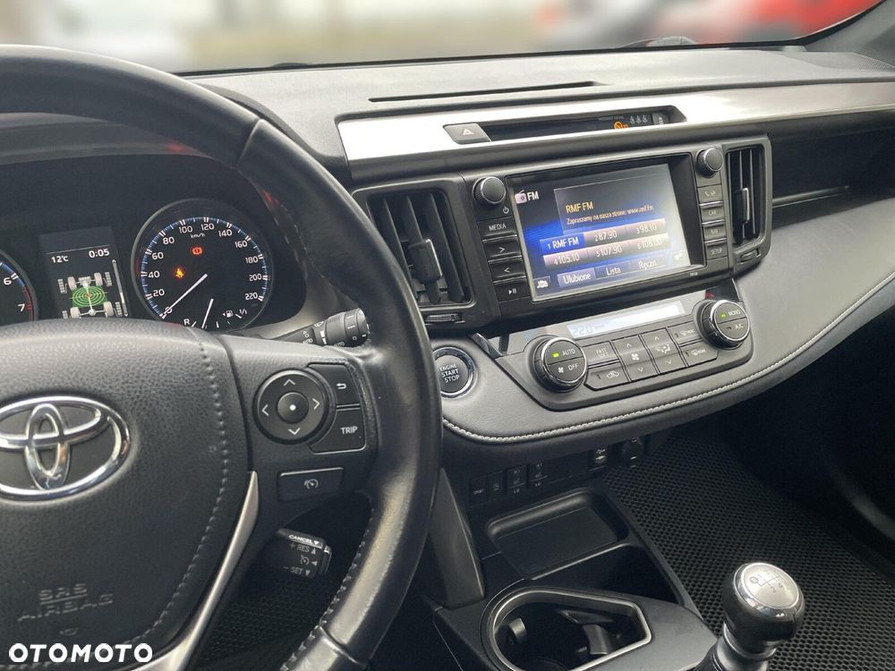 Toyota RAV4 2.0 Premium EU6 - 16