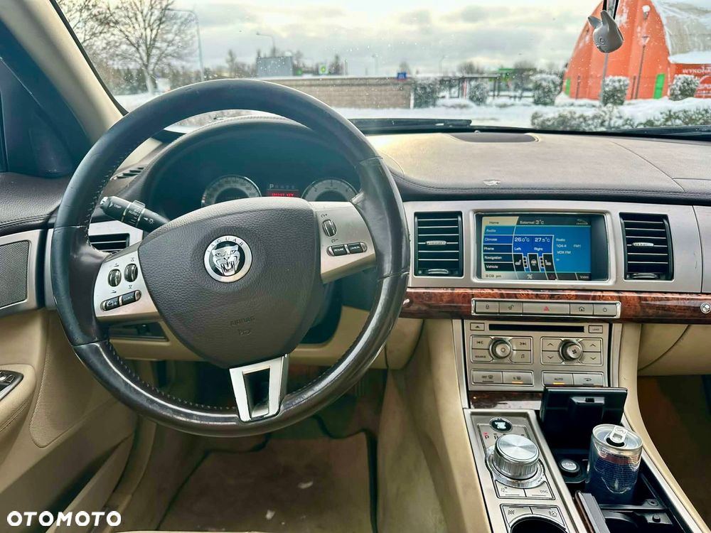 Jaguar XF 3.0 V6 D Premium Luxury - 12