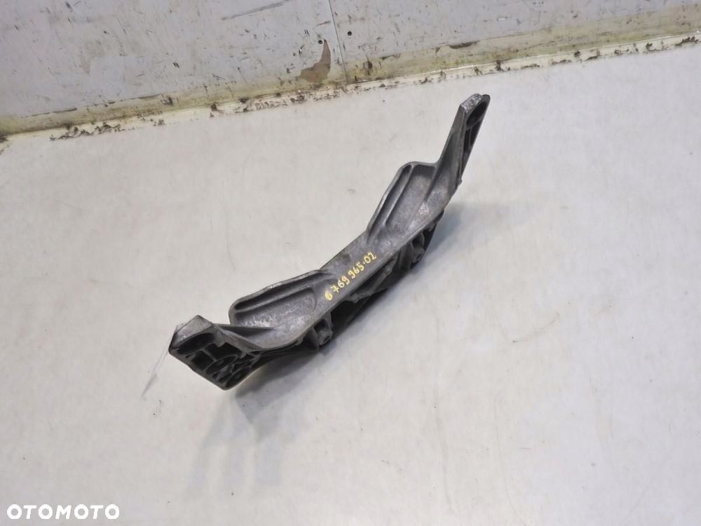 ŁAPA SKRZYNI AUTOMAT BMW E61 2.5i 6769965 - 7