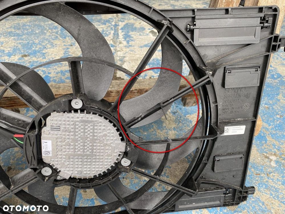 WENTYLATOR Z OBUDOWĄ VOLVO XC40 II 32339436 - 2