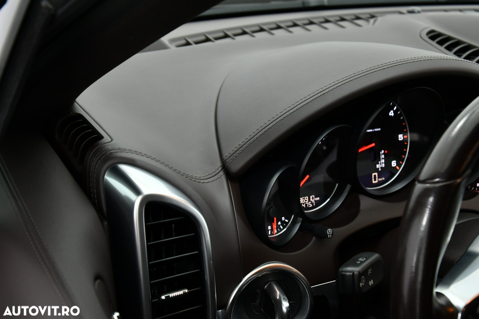 Porsche Cayenne 3.0 L - 36