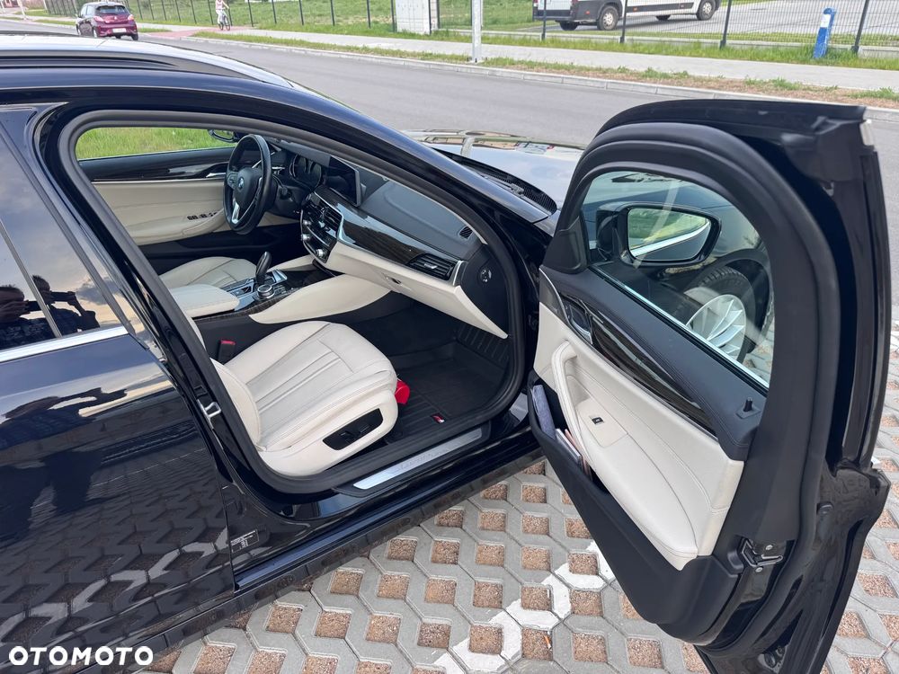 BMW Seria 5 520d Luxury Line - 16