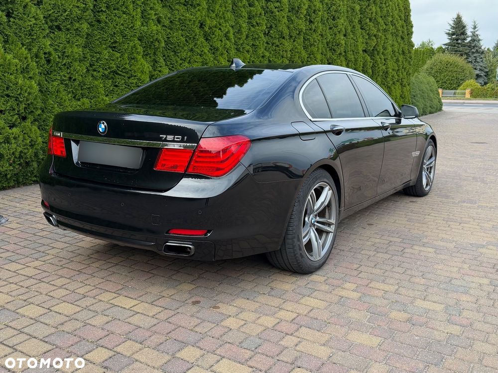 BMW Seria 7 750i - 2