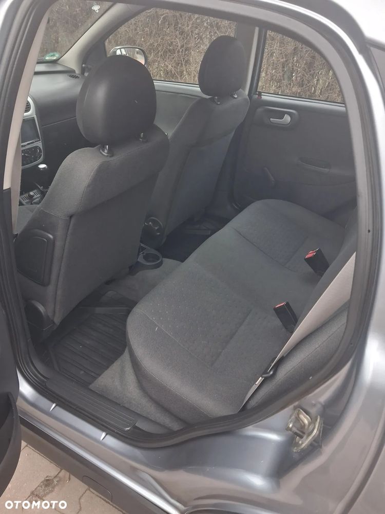 Opel Corsa 1.4 16V Enjoy - 14