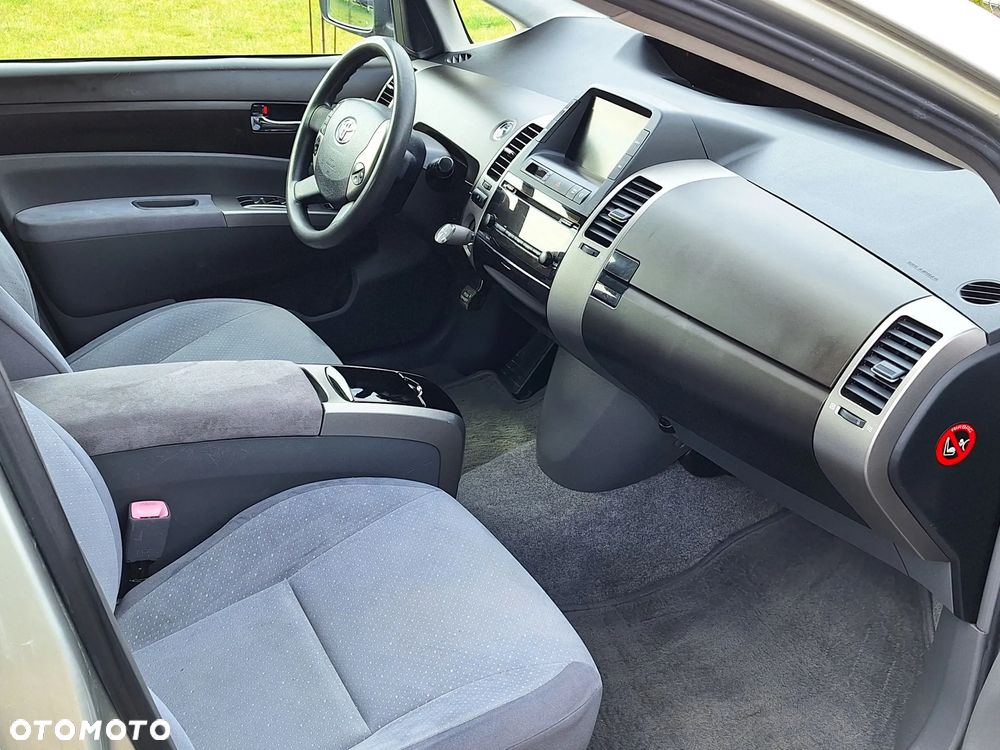 Toyota Prius 1.5 VVT-i Sol - 3