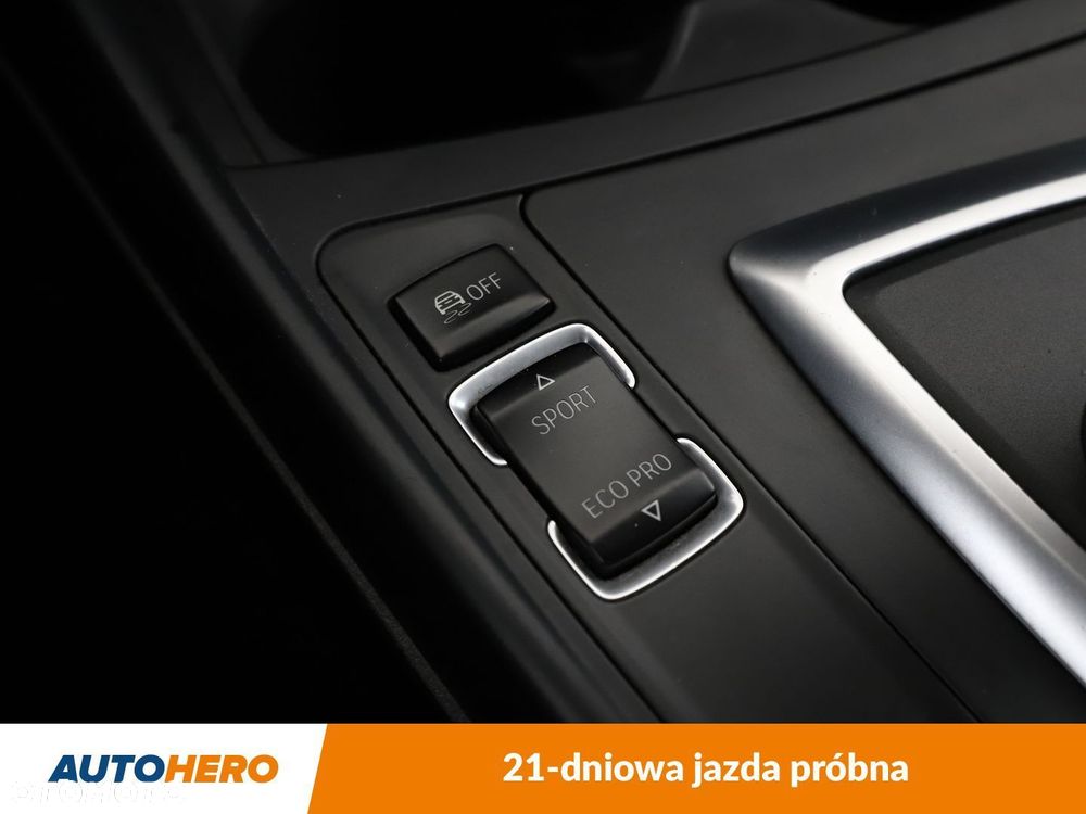 BMW Seria 1 - 25