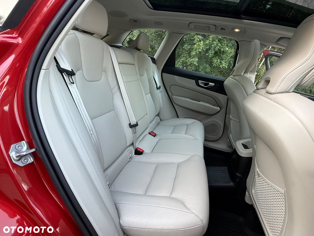 Volvo XC 60 T6 Plug-In Hybrid AWD Inscription - 22