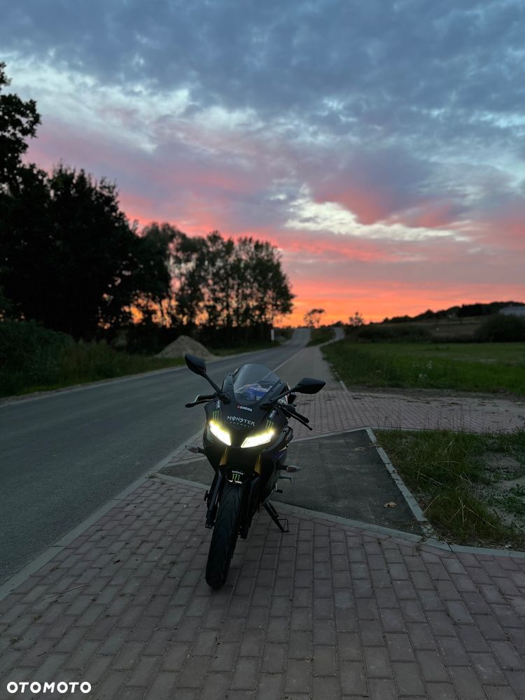 Yamaha R125 - 4