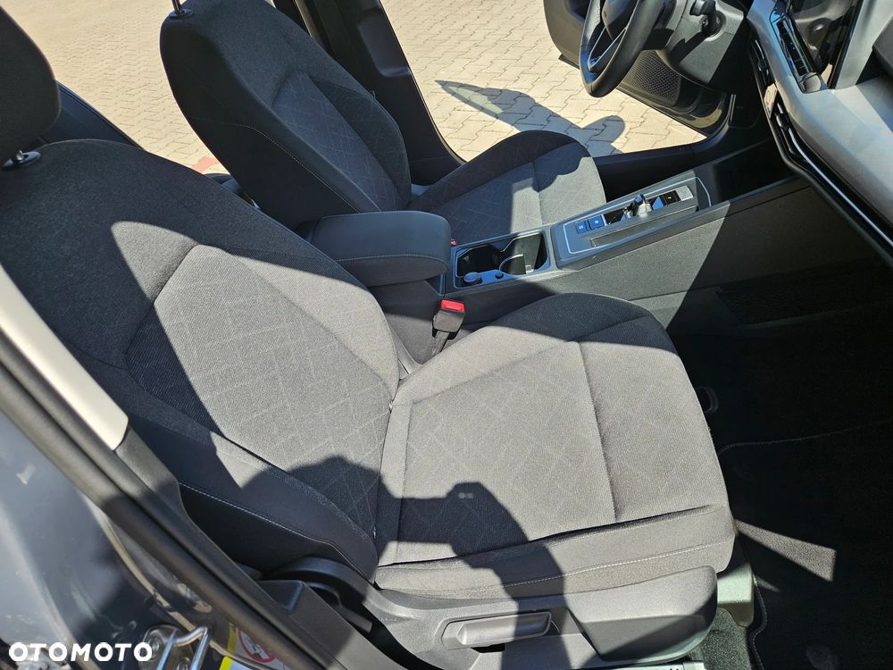 Volkswagen Golf - 23