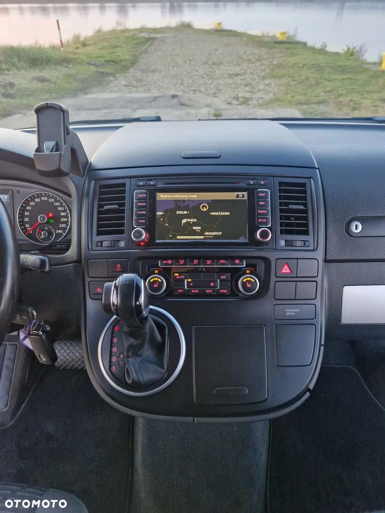 Volkswagen Multivan - 15